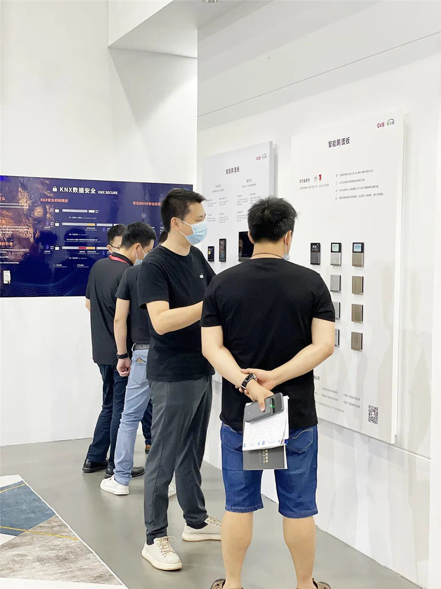 GVS于2022年全新發(fā)布的華爾茲系列智能語音面板、高級版M+O融合網(wǎng)關(guān)